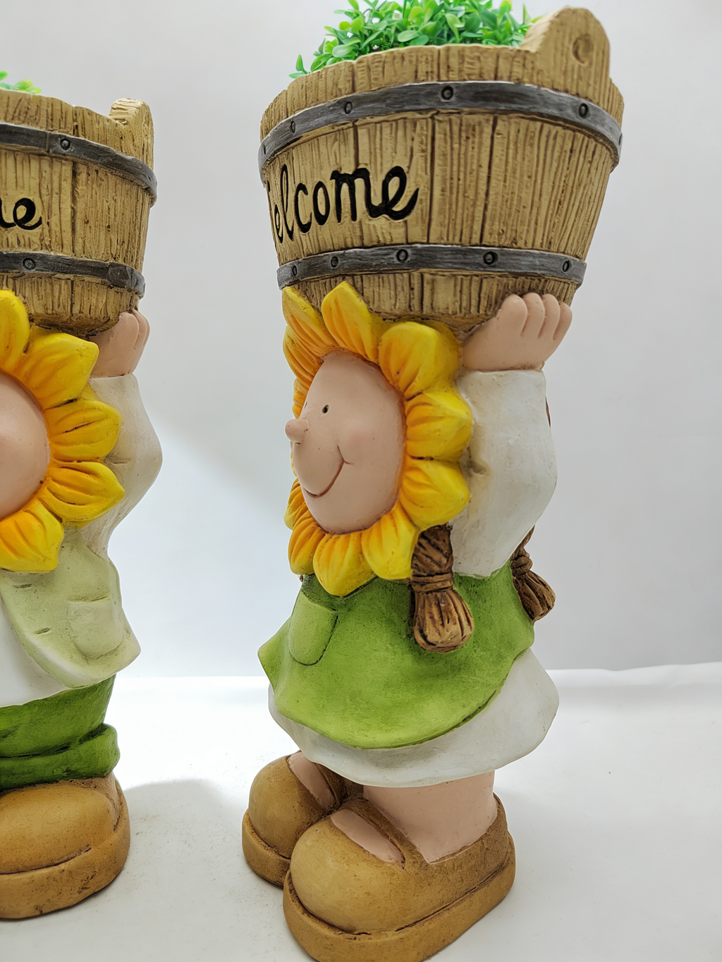 Heart Soars Welcome Sunflower Planter Set with Boy and Girl Figurines, Resin Garden Decor, 22x18x46 CM, 2 Piece Set