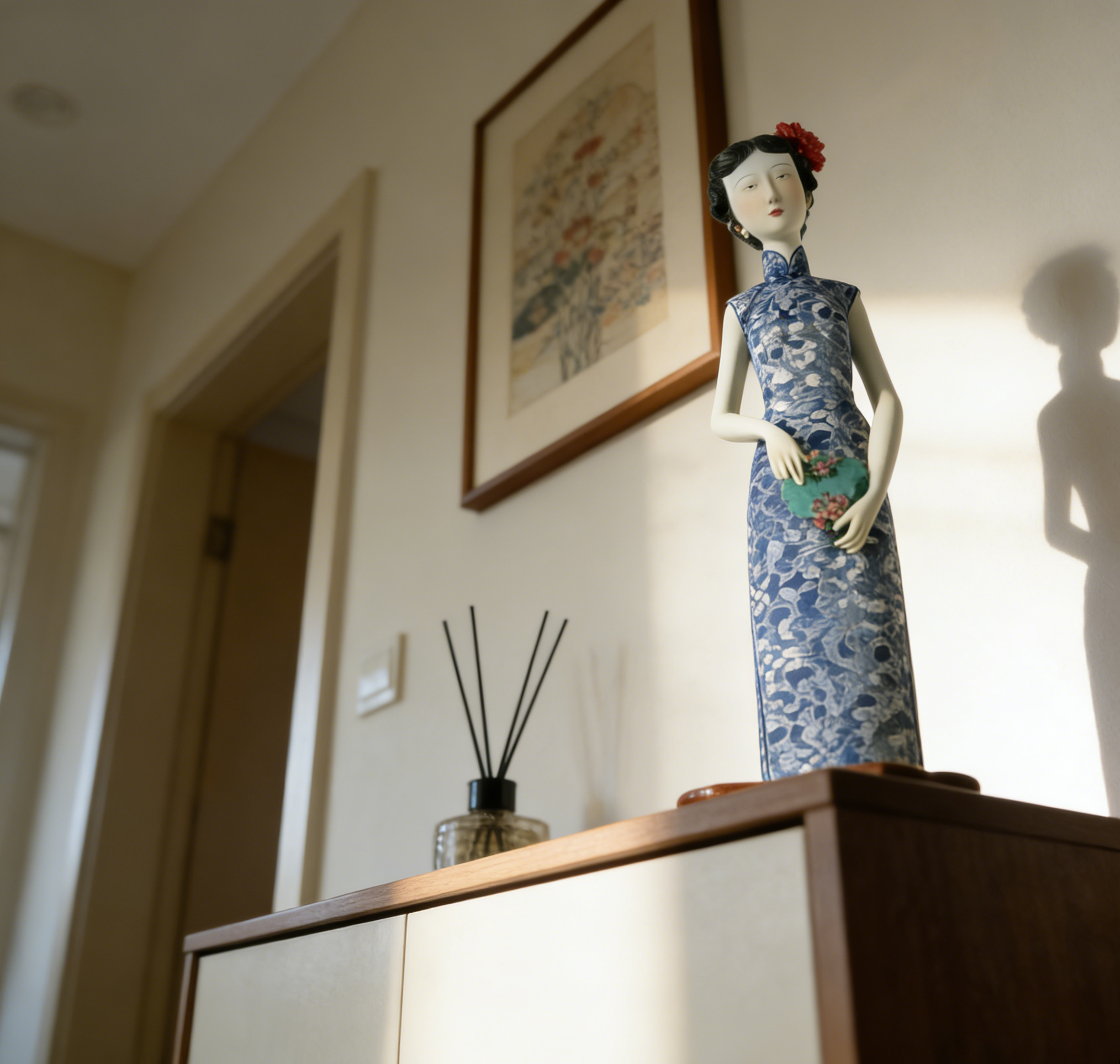 Cheongsam Lady with Fan Figurine | 11×10.5×51 CM | Chinese Style Home Decor ✨